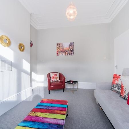 3 Bedroom Saks - 2 Living Area House In Newland Ave Hull Kingston upon Hull Exteriör bild
