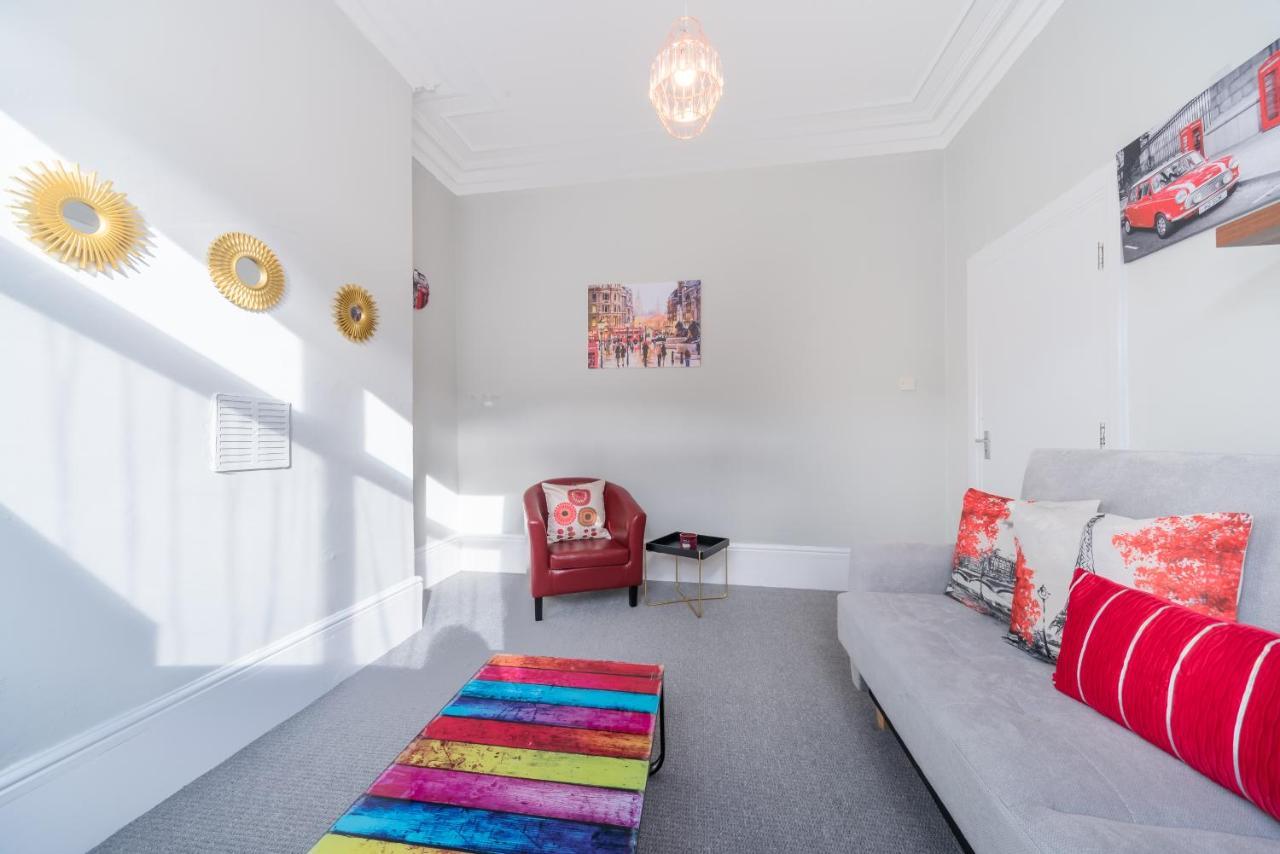 3 Bedroom Saks - 2 Living Area House In Newland Ave Hull Kingston upon Hull Exteriör bild