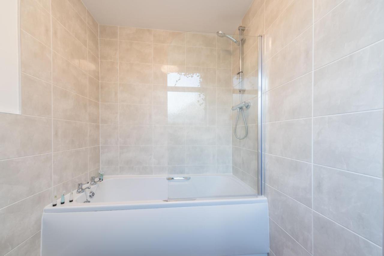3 Bedroom Saks - 2 Living Area House In Newland Ave Hull Kingston upon Hull Exteriör bild