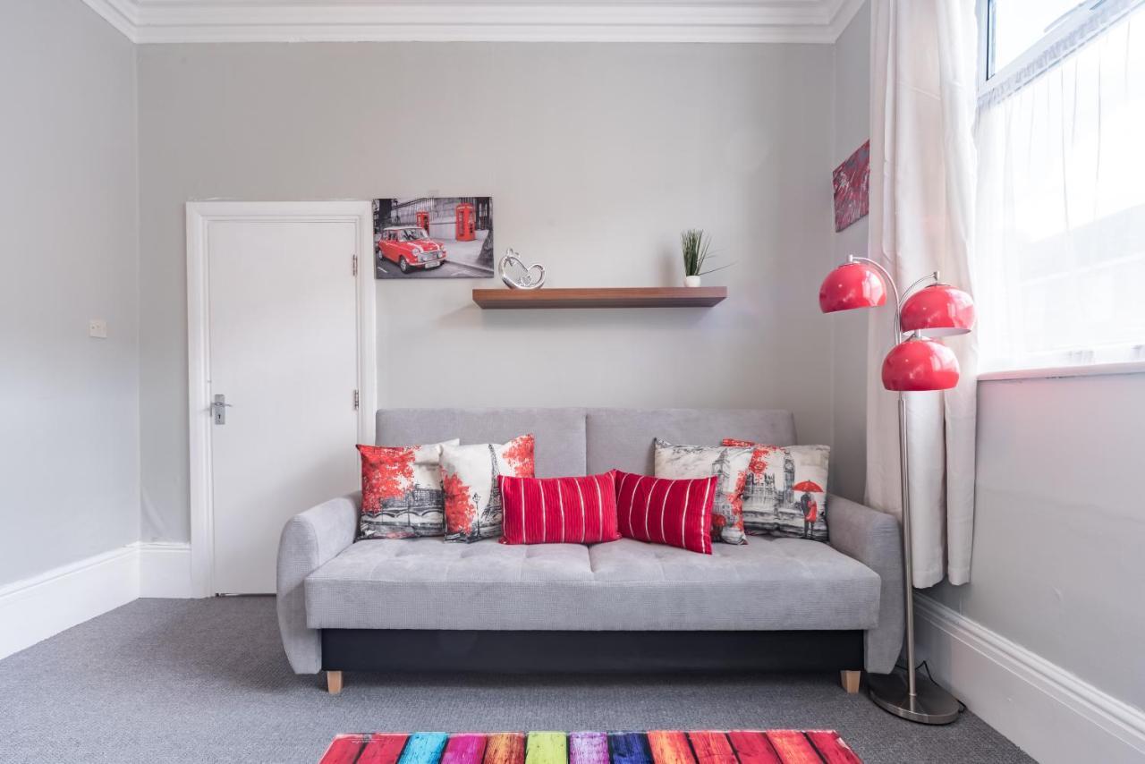 3 Bedroom Saks - 2 Living Area House In Newland Ave Hull Kingston upon Hull Exteriör bild